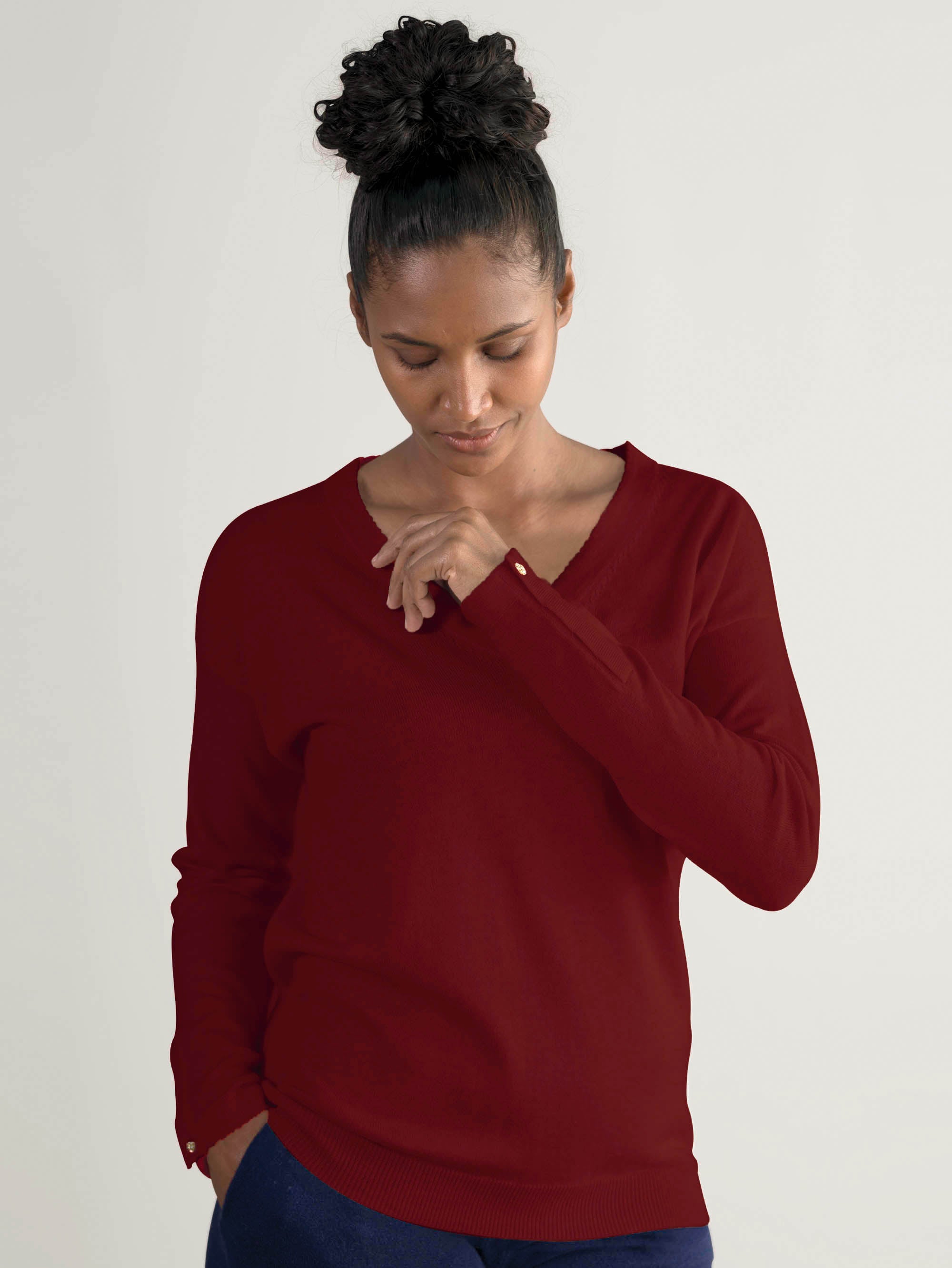 VALERIA | Our dropped shoulder cashmere V
