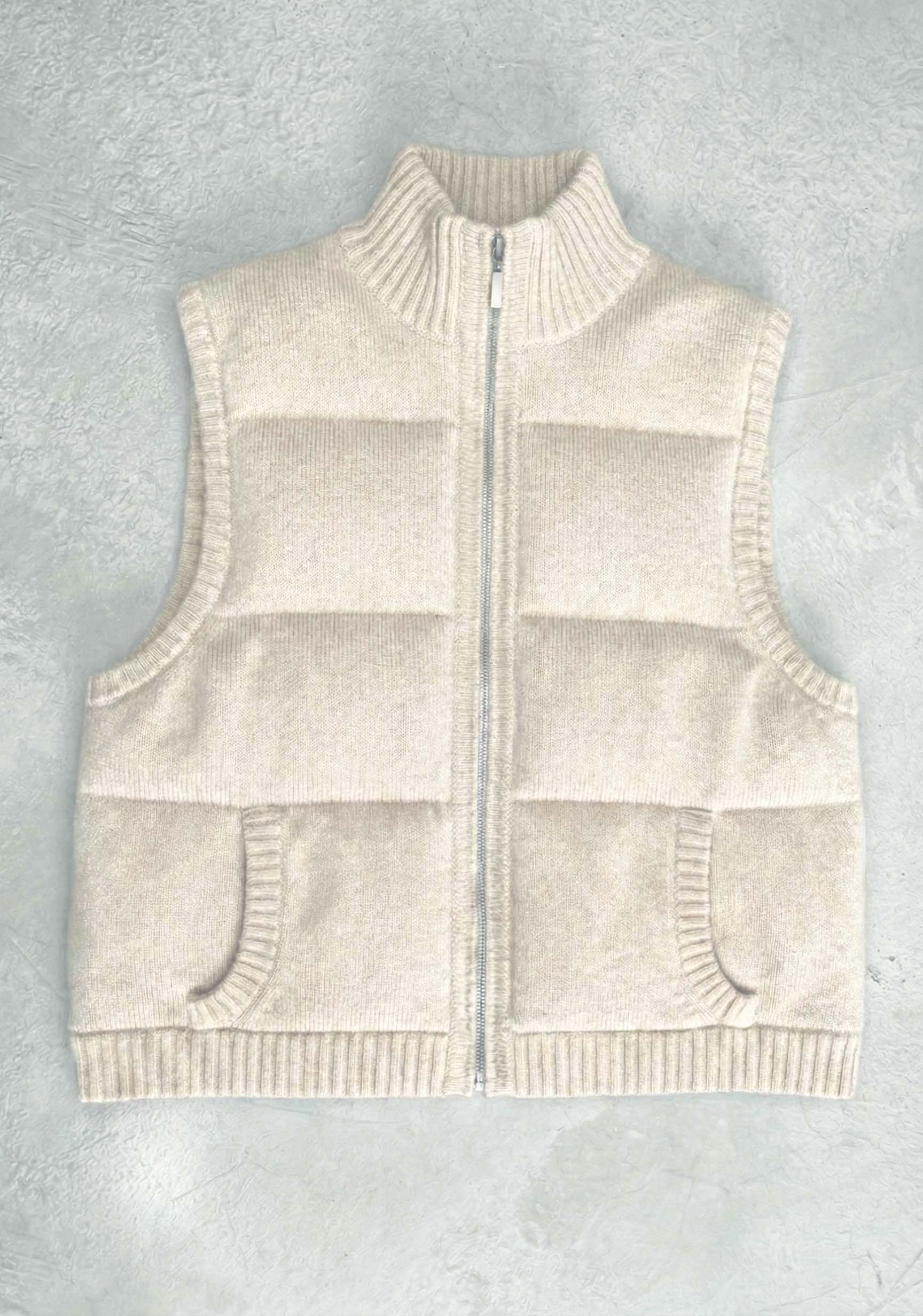 FELINE | Our sleevless lined puffer gilet