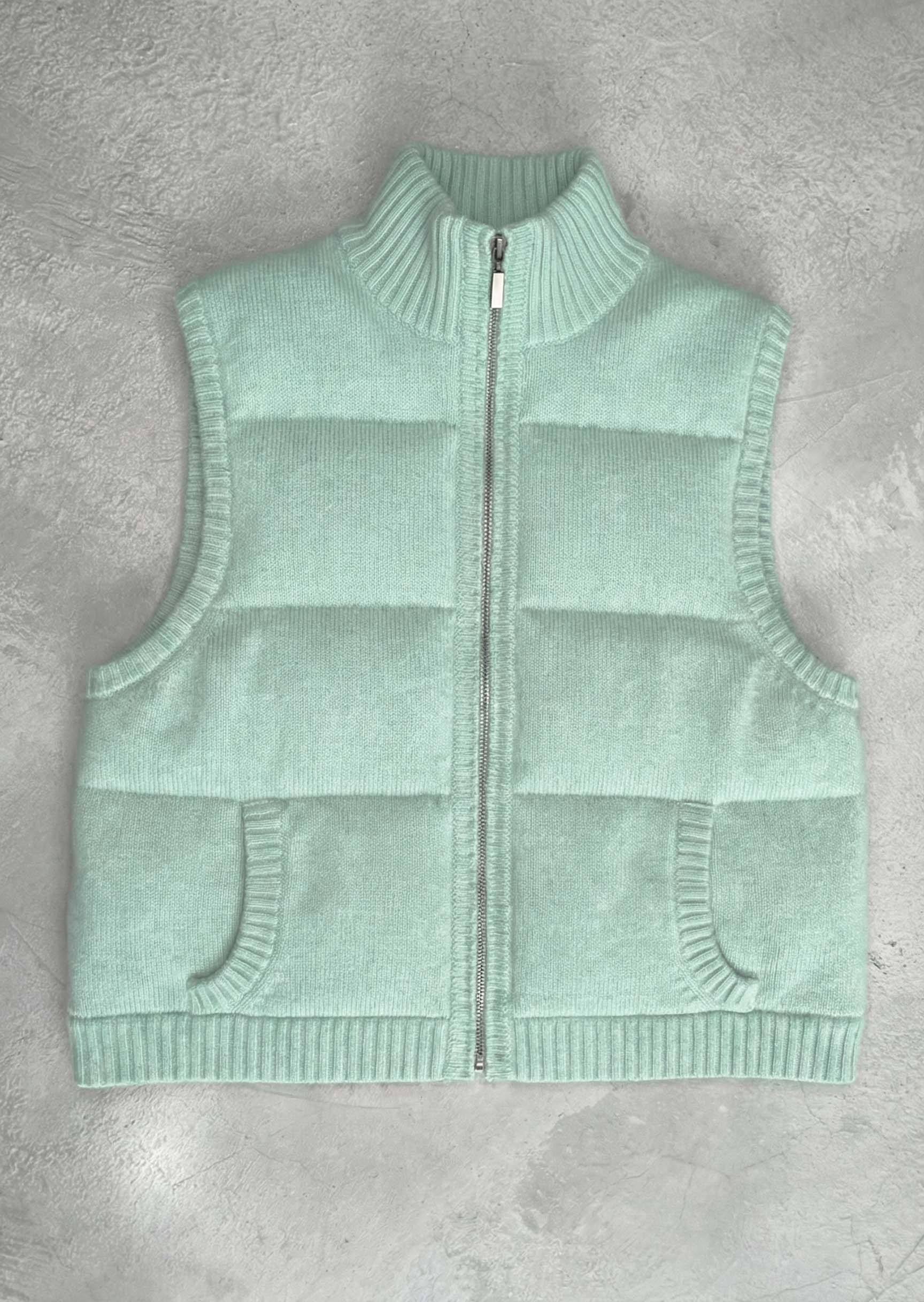 FELINE | Our sleevless lined puffer gilet