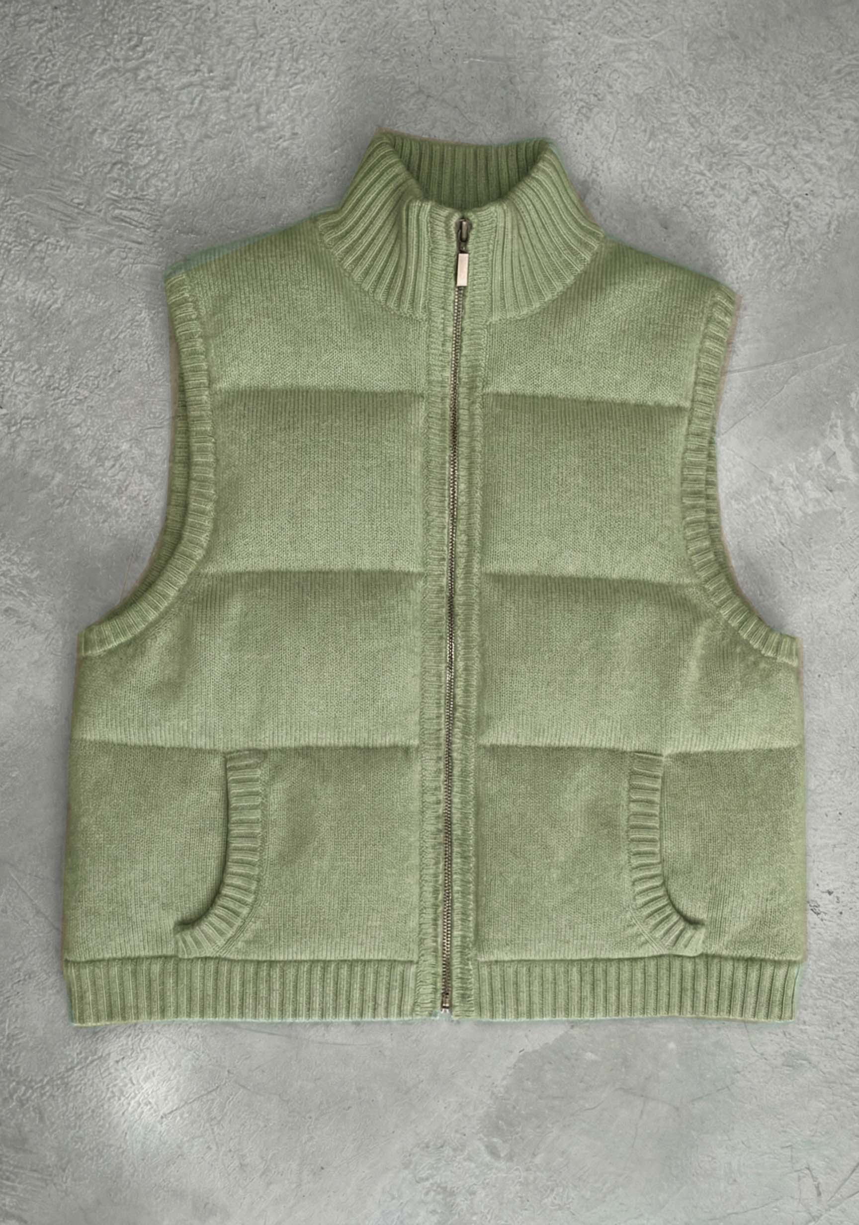 FELINE | Our sleevless lined puffer gilet