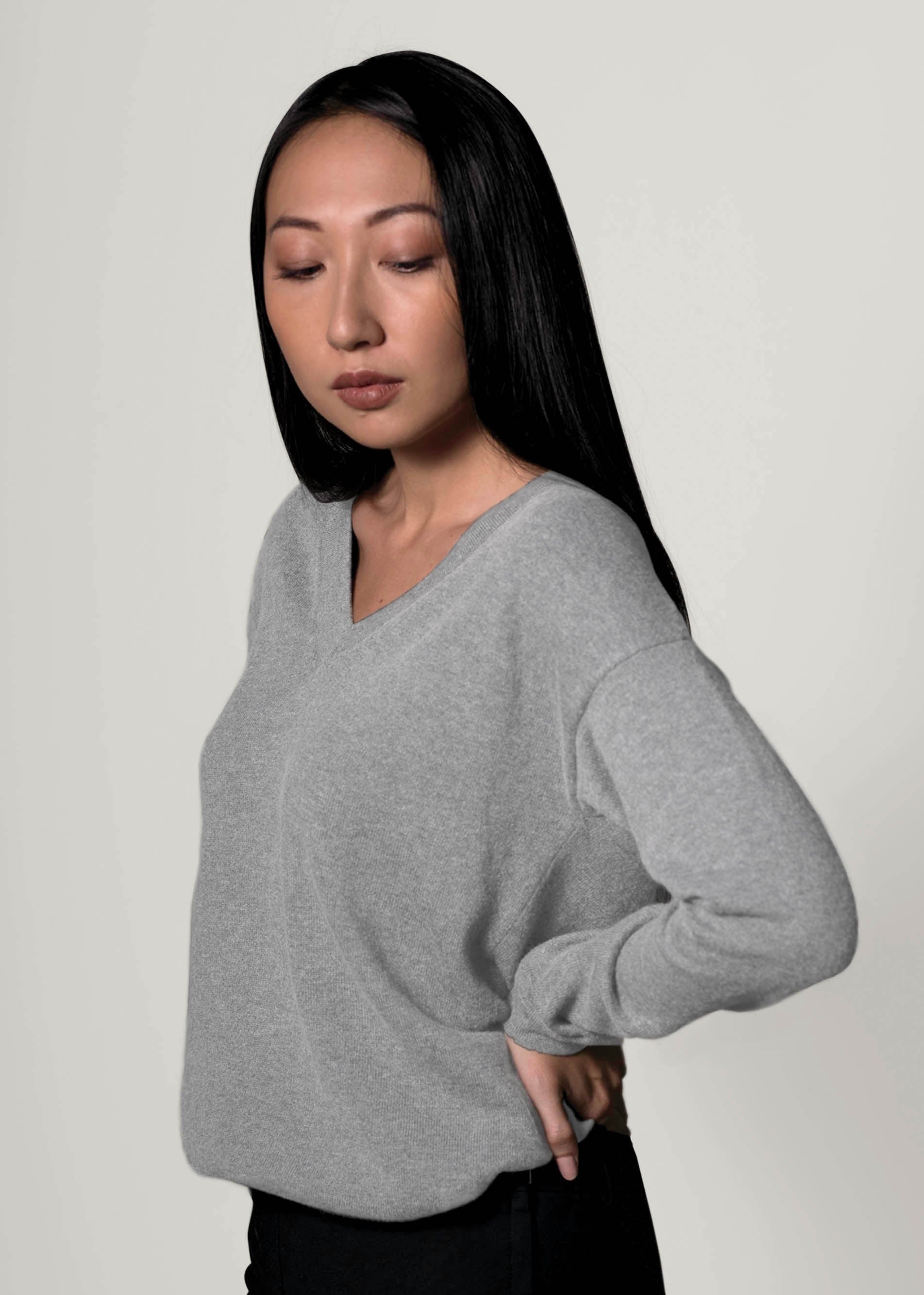 VALERIA | Our dropped shoulder cashmere V