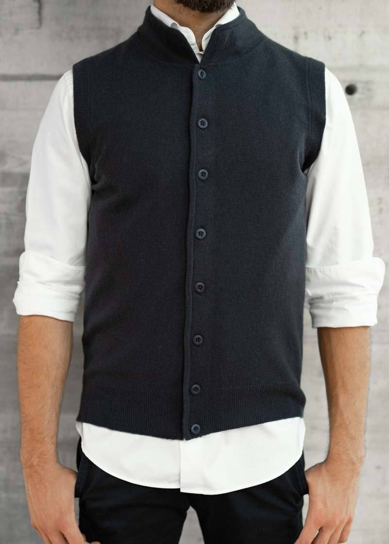 AMEER| Our Mao collar gilet
