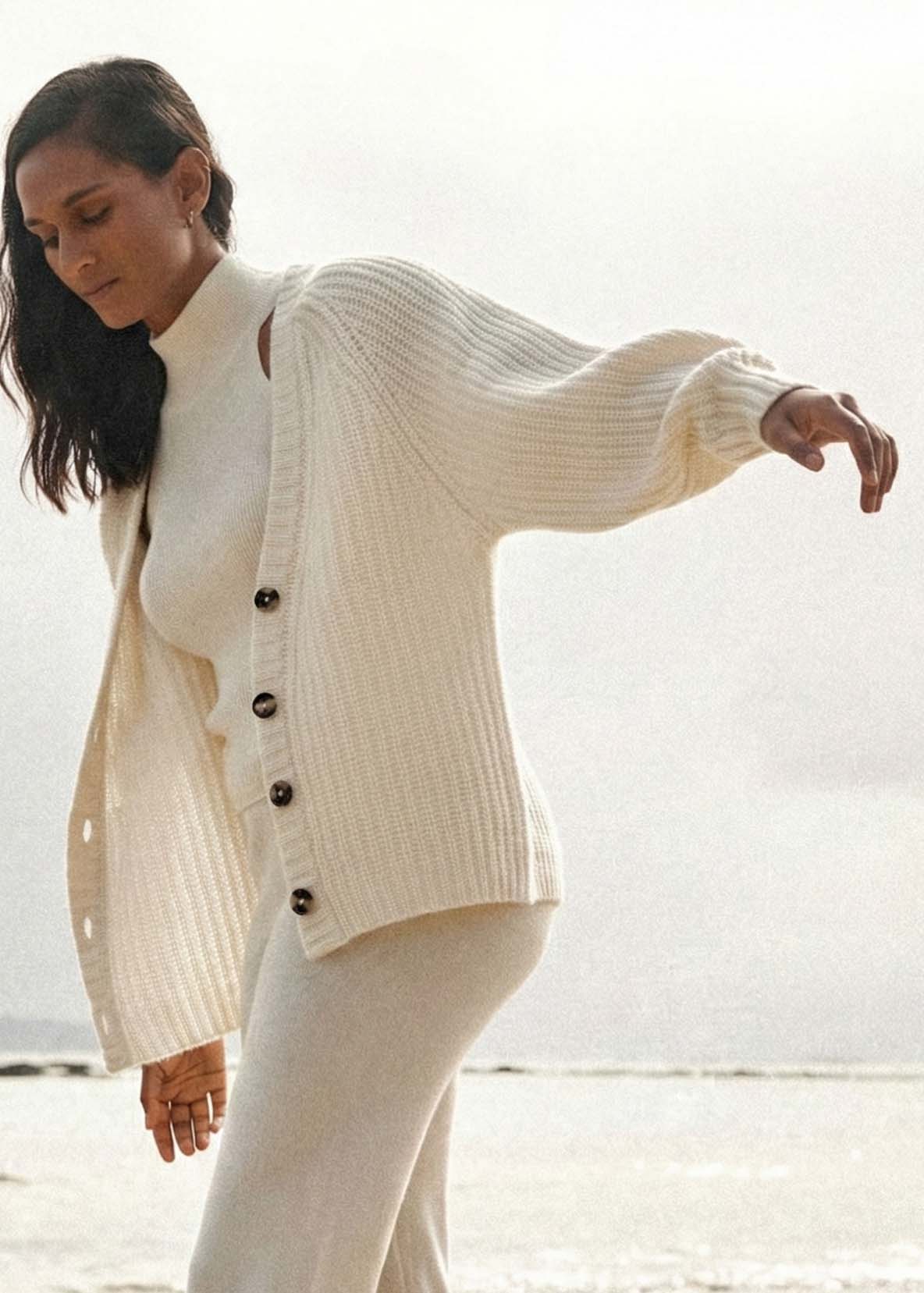 TRINA | Our chunky V CARDIGAN