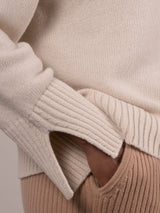 100% cashmere Eco-cashmere  wide cuffs with a detailed slit